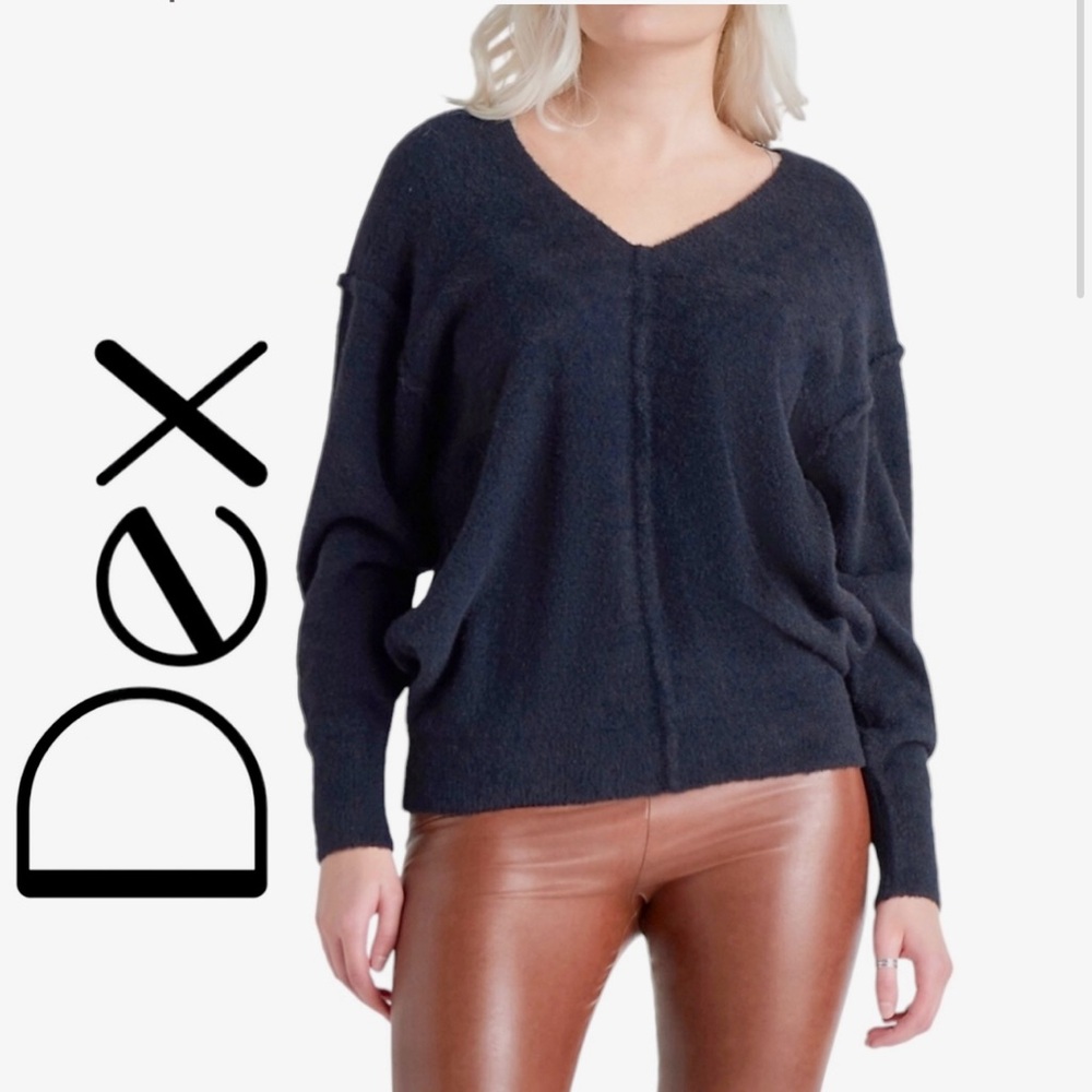 Black V-Neck sweater with exposed seams by DEX - Size 2X
